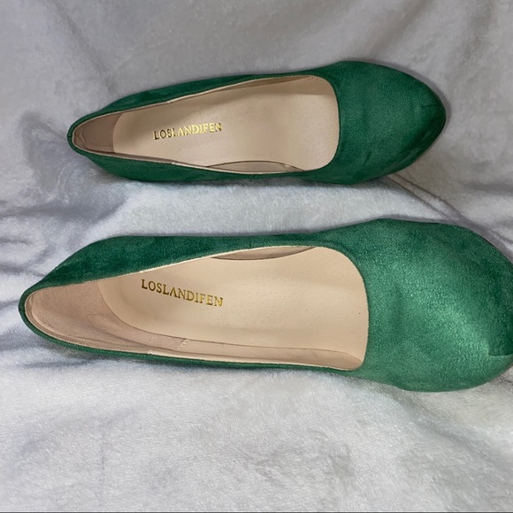 LOSLANDIFEN Green Suede Platform Pumps - Picture 4 of 8